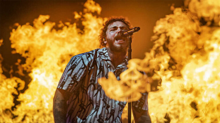 Post Malone trở thành nghệ sĩ trẻ tuổi nhất trong lịch sử với 3 single kim cương