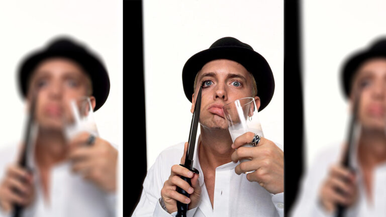 Sự thật về bức chân dung kỳ quái của Eminem