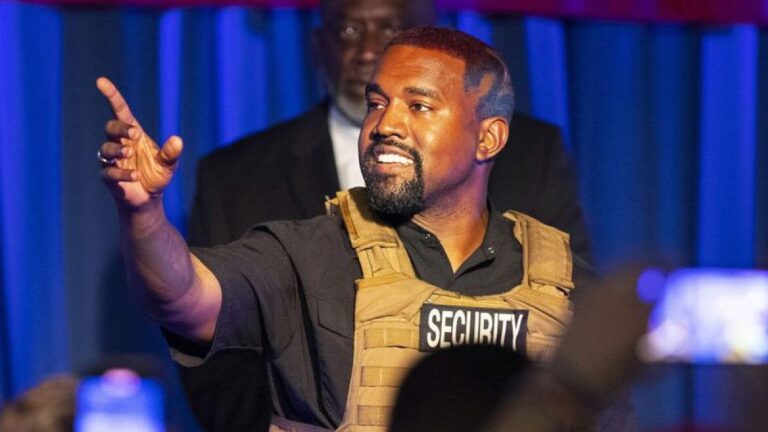 Kanye West đút túi hơn 7 triệu đô-la từ “Donda”