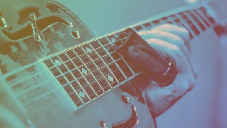 Guitar bass, một trong những yếu tố tạo nên sự phát triển cho Rap/HipHop