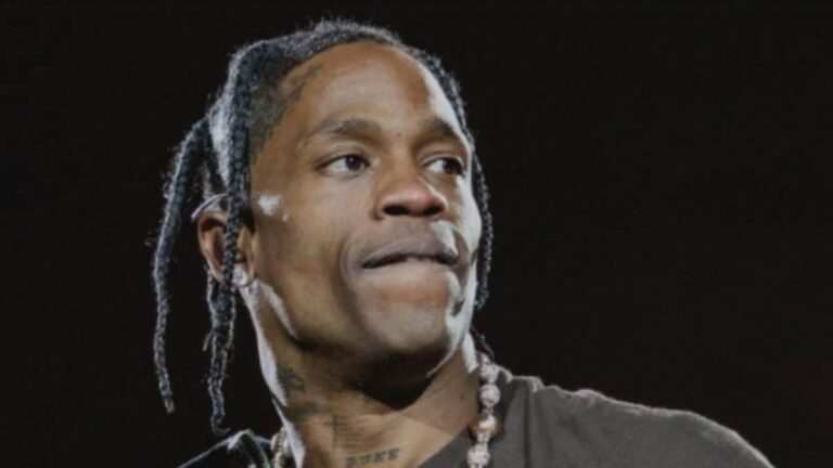 Lại liên quan đến thảm kịch Astroworld, Travis Scott đối mặt với vụ kiện trị giá 2 tỷ USD