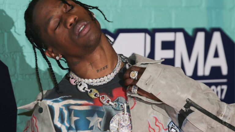 Hơn 90 vụ kiện nhắm vào Astroworld Festival 2021 đã được toà án tiếp nhận