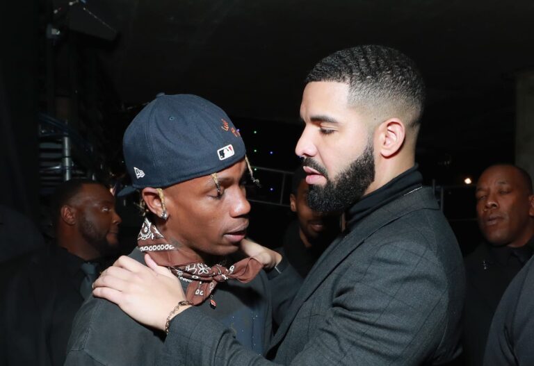 Travis Scott, Drake & Live Nation có thể đối mặt với vụ kiện lên đến 1 triệu USD