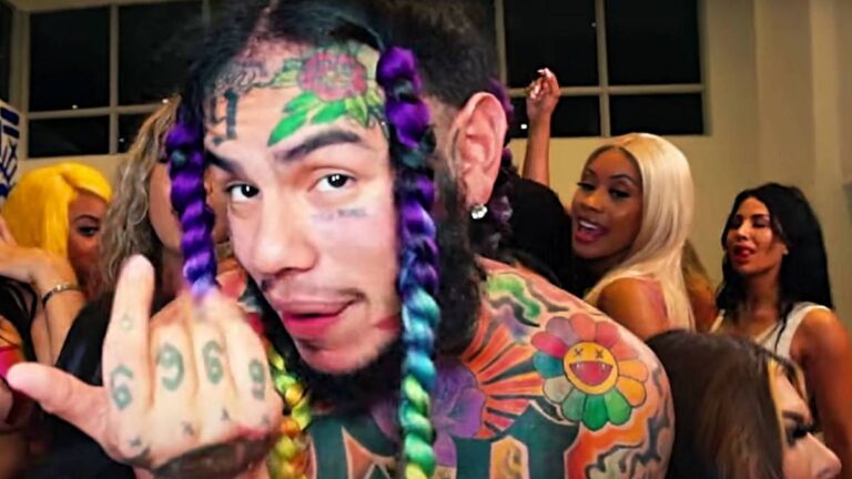 Kiện tụng xảy ra khi 6ix9ine giở quẻ trong một sự kiện âm nhạc tại Taxas