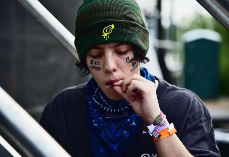 Lil Xan cáo buộc quản lý cũ của mình vì đã cung cấp ma tuý cho anh