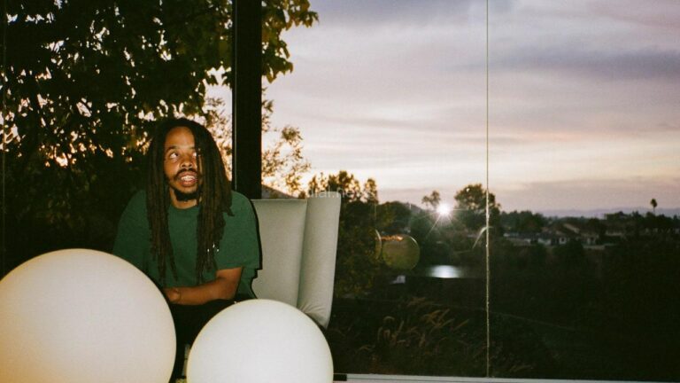 Cùng nhau ngắm nhìn một Earl Sweatshirt trưởng thành hơn với ‘Sick!