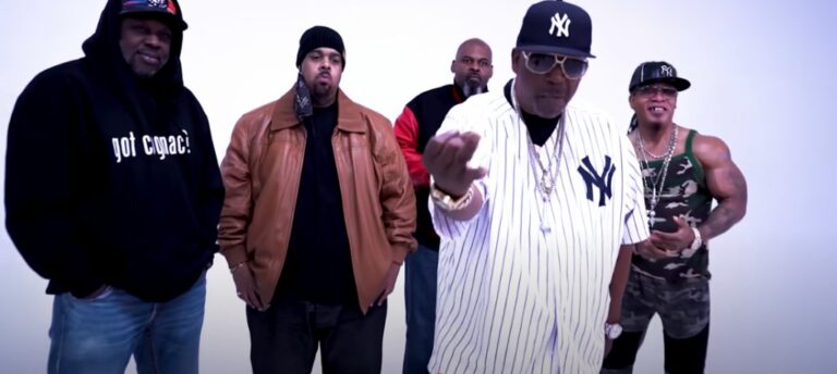 “Rolling 110 Deep”, với 110 chiến binh làng rap cùng nhau thượng đài