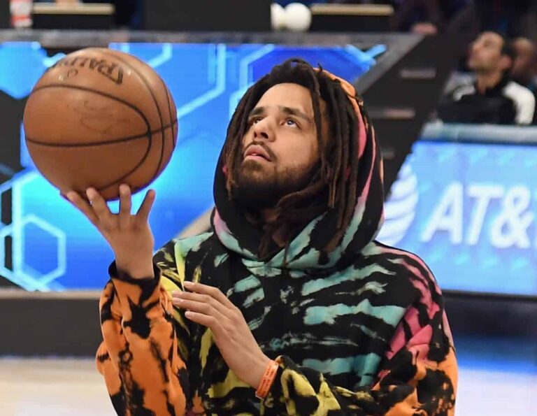 J. Cole ký hợp đồng với đội tuyển bóng rổ Canada Scarborough Shooting Star