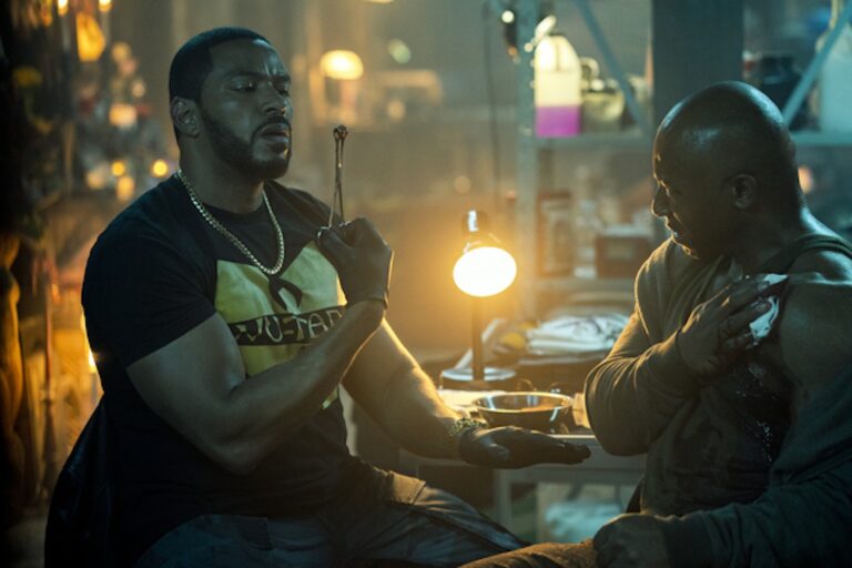 Laz Alonso giải thích về những chiếc áo hip-hop xuất hiện trong “The Boys”
