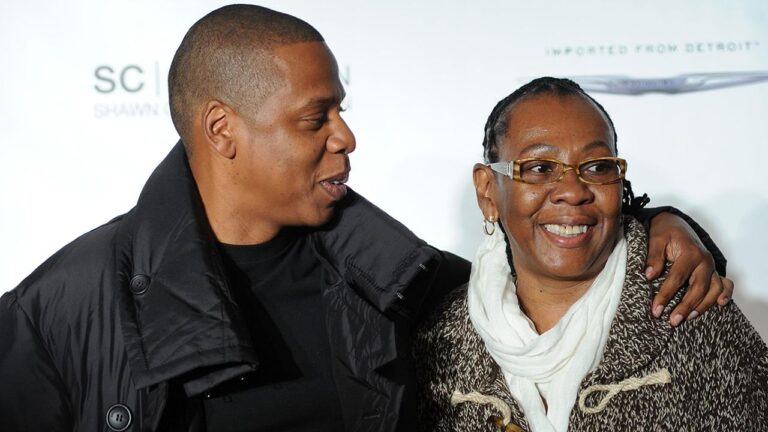 Câu chuyện cảm động về người mẹ đồng tính của Jay-Z