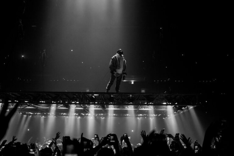 “Saint Pablo Tour”, khi sự hoành tráng và hỗn loạn cùng hòa nhập