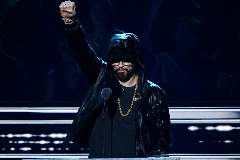 Đây là danh sách những nghệ sĩ Eminem đã nhắc đến tại Rock & Roll Hall of Fame